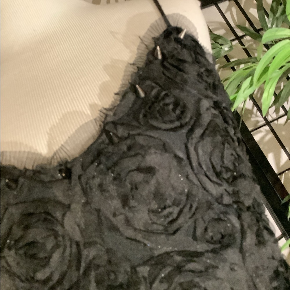 Roses and Spikes, 3D floral mini dress - Picture 2 of 8